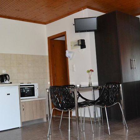 Anna Apartments Kontokali Rum bild