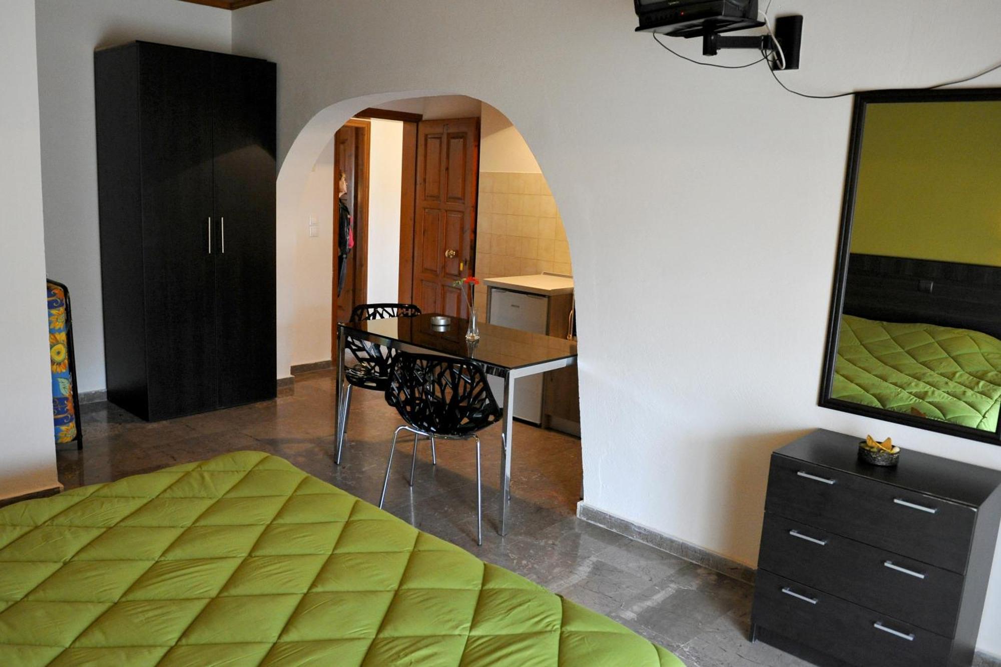 Anna Apartments Kontokali Rum bild