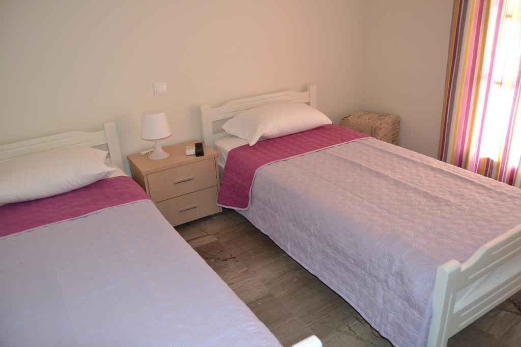 Anna Apartments Kontokali Rum bild